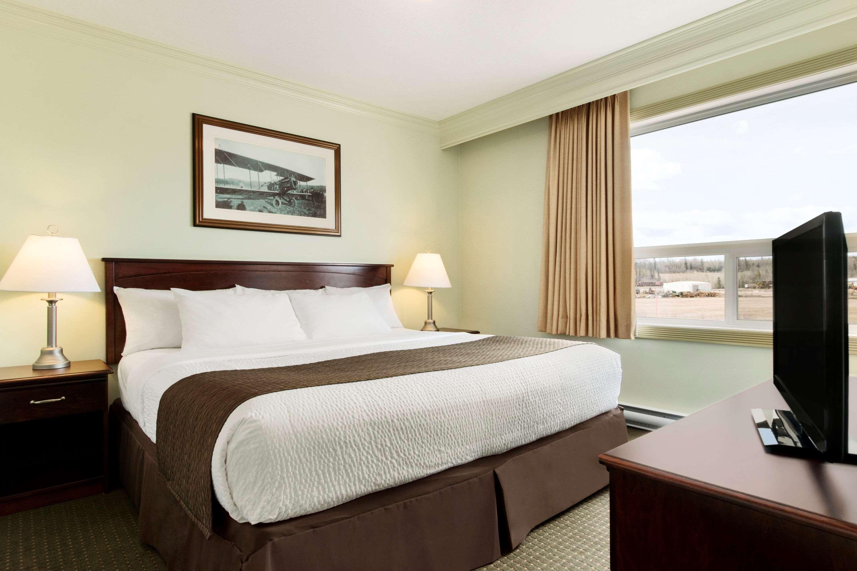 Quality Inn & Suites Whitecourt Exterior foto