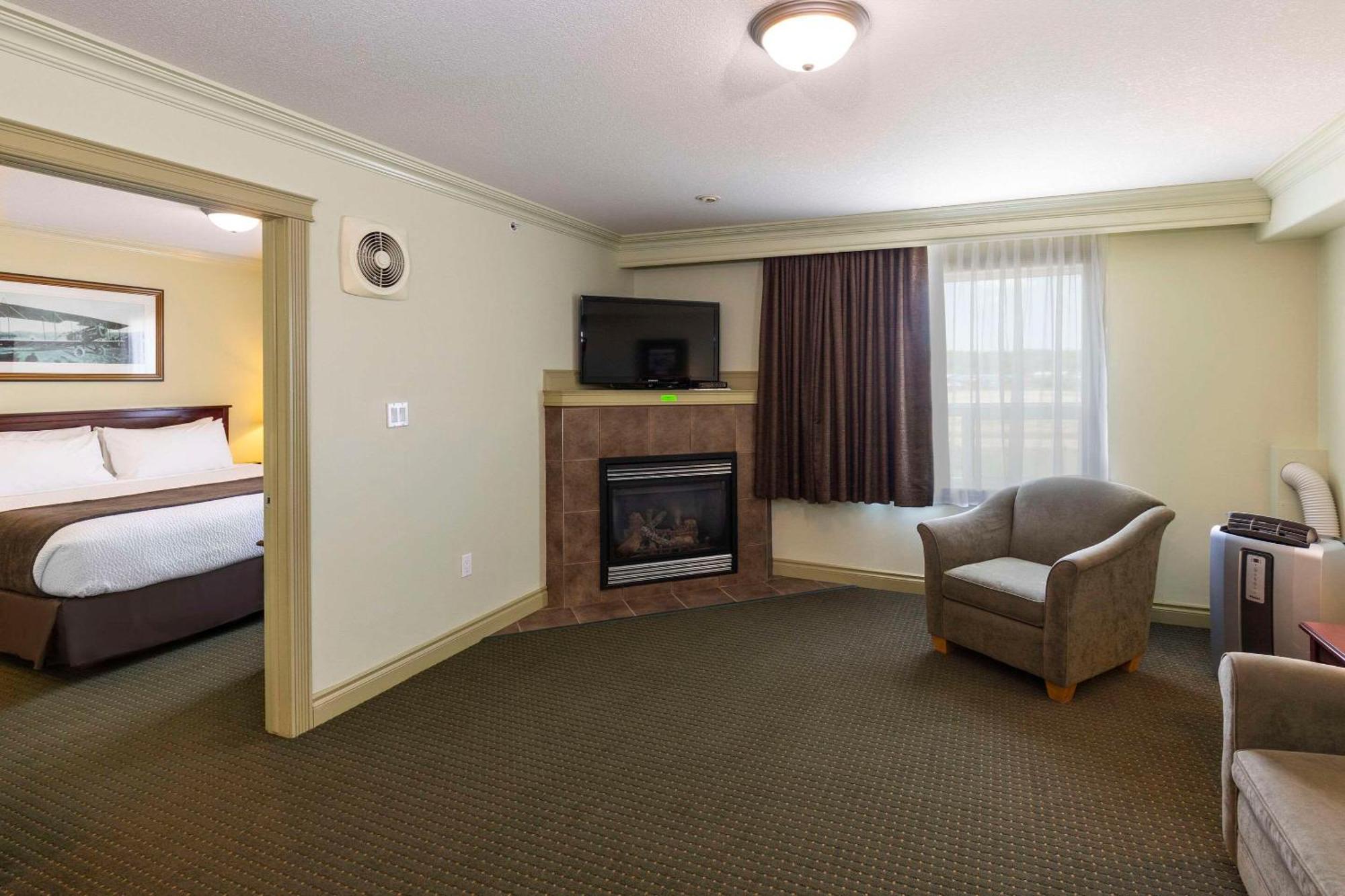 Quality Inn & Suites Whitecourt Exterior foto