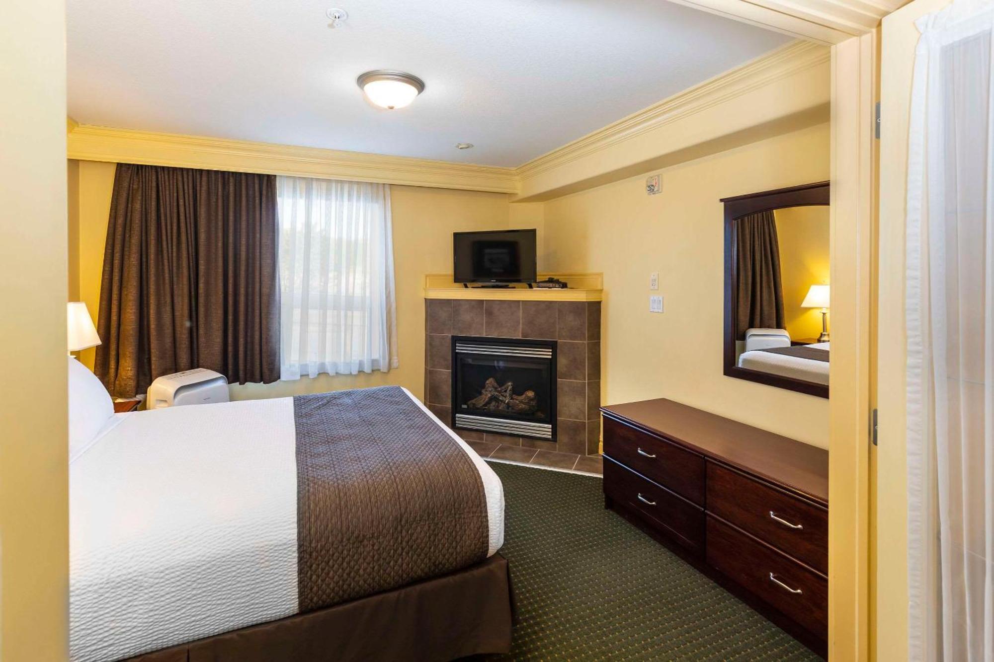 Quality Inn & Suites Whitecourt Exterior foto